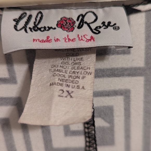 Urban Rose🌹Dress Black & White Size 2x - Picture 2 of 8